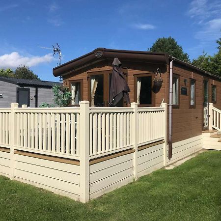 Brooksbank Lodge With Hot Tub Barmby on the Moor Extérieur photo