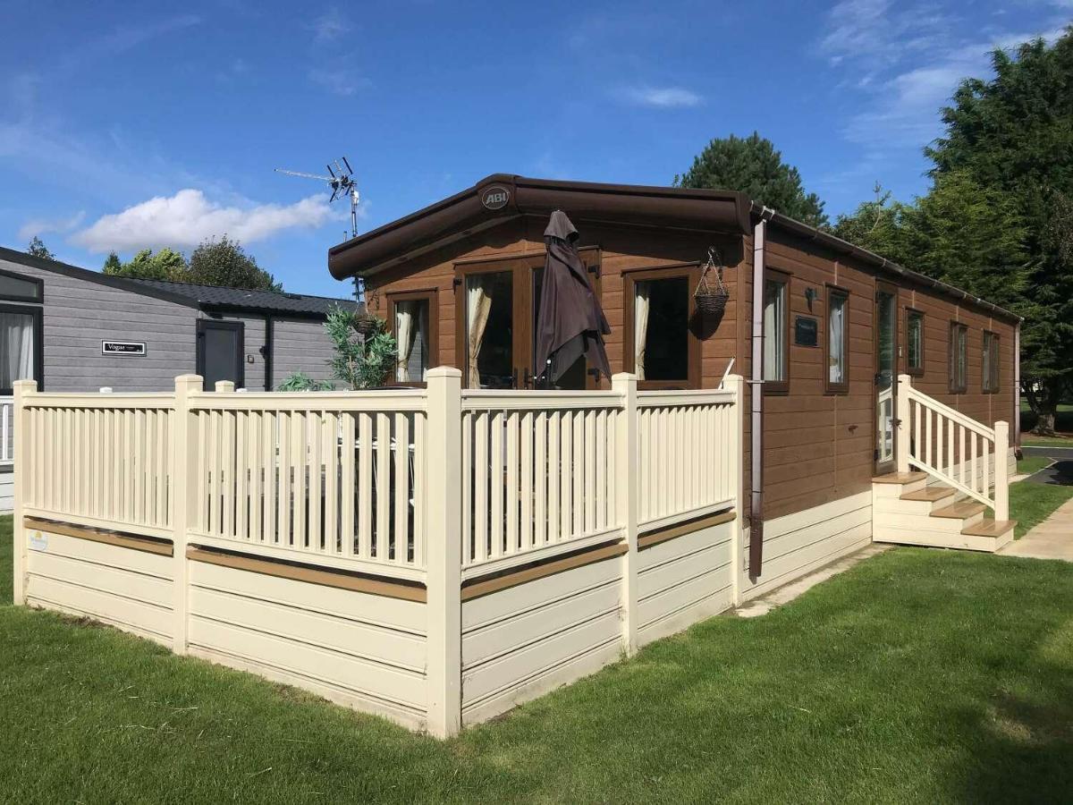 Brooksbank Lodge With Hot Tub Barmby on the Moor Extérieur photo