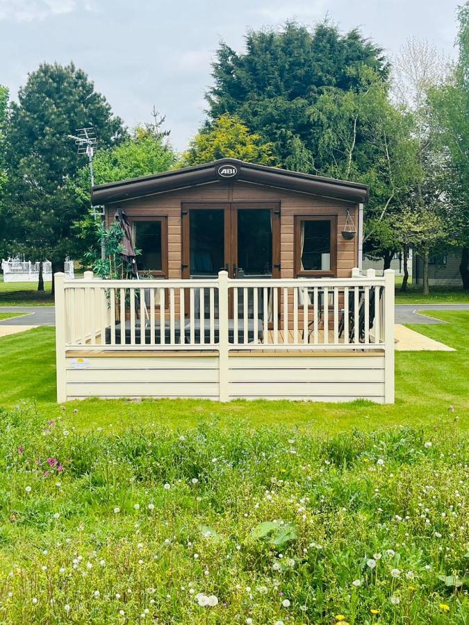 Brooksbank Lodge With Hot Tub Barmby on the Moor Extérieur photo